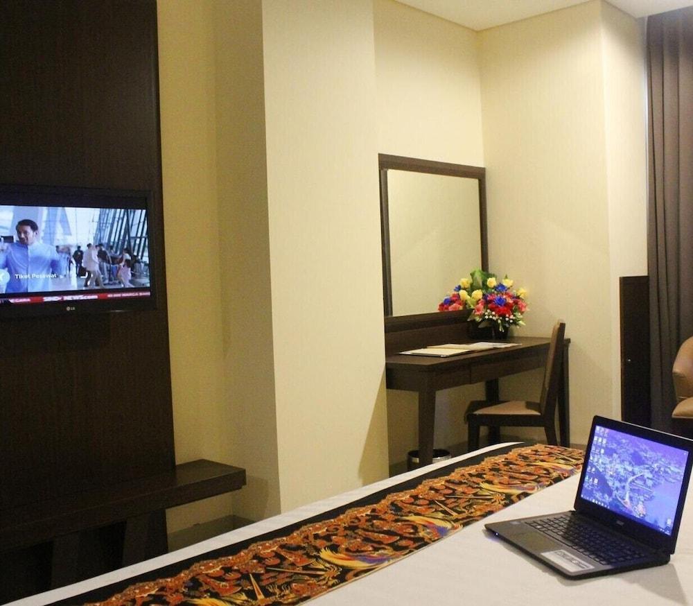 Grand Abe Hotel Jayapura Exterior photo