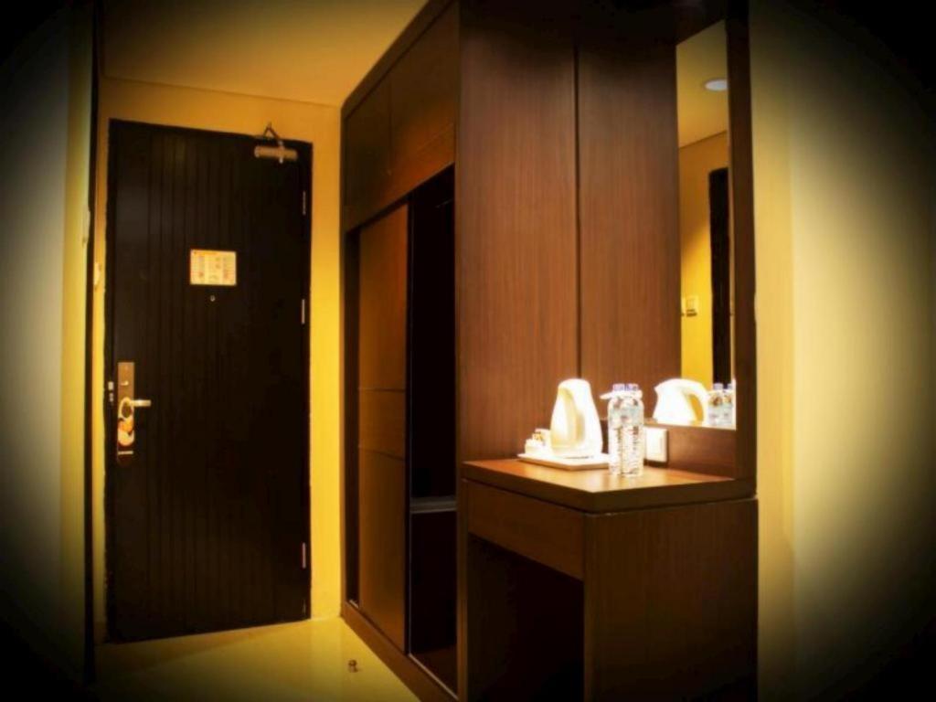 Grand Abe Hotel Jayapura Exterior photo