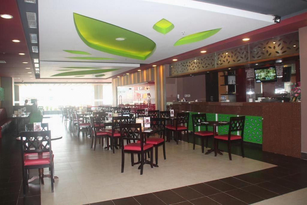 Grand Abe Hotel Jayapura Exterior photo